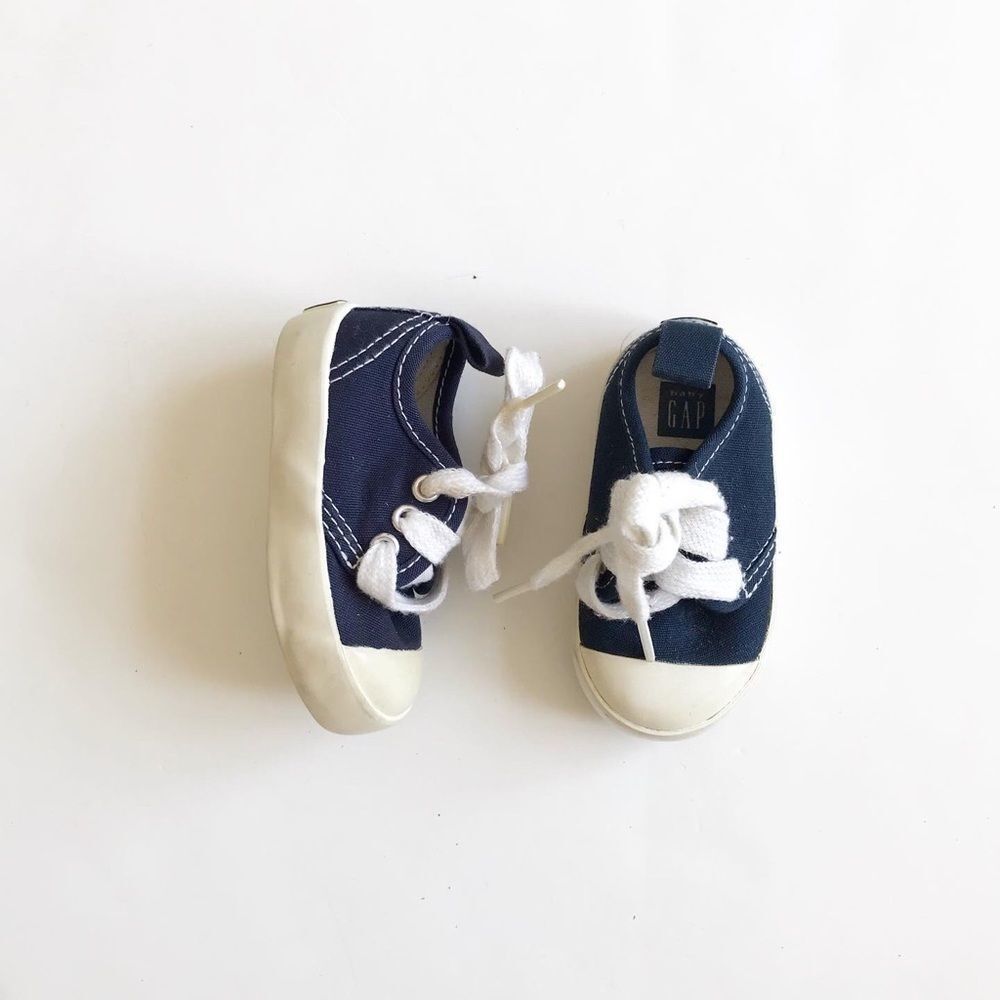 BABygap navy blue lace up sneakers EUC size 3